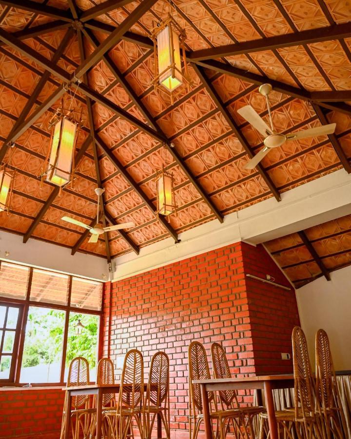 Hotel The Shire Sultan Bathery Exterior foto