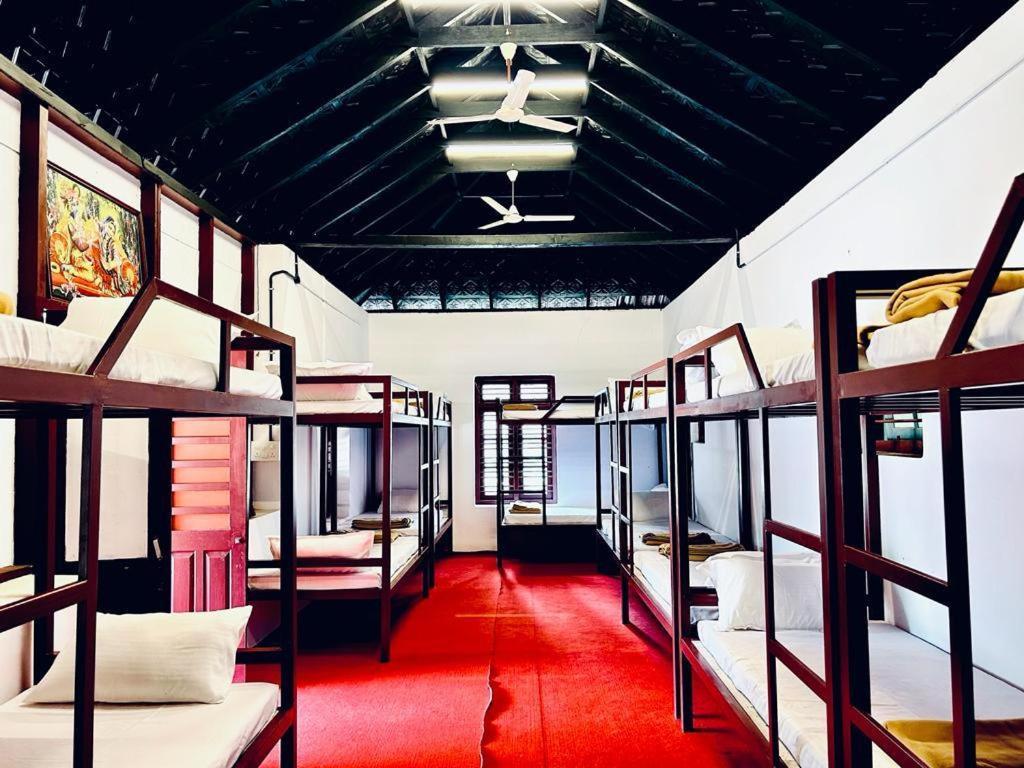 Hotel The Shire Sultan Bathery Exterior foto